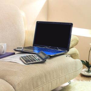 Combinación de labores presenciales y teletrabajo