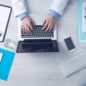 Licencias médicas bajo investigación: el nuevo foco en el sector privado
